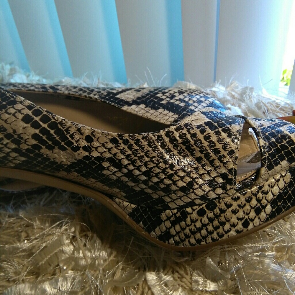 Marc Fisher Heels - Picture 7 of 8
